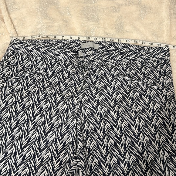 Gap, Ultra Skinny Ankle pants, Stretch, Chevron, Navy and White, Size 16 - Picture 3 of 6